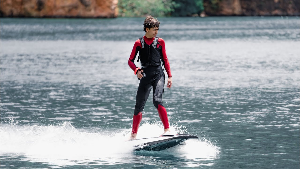 Surf con motor eléctrico: la nueva revolución en deportes acuáticos 1 surf con motor electrico